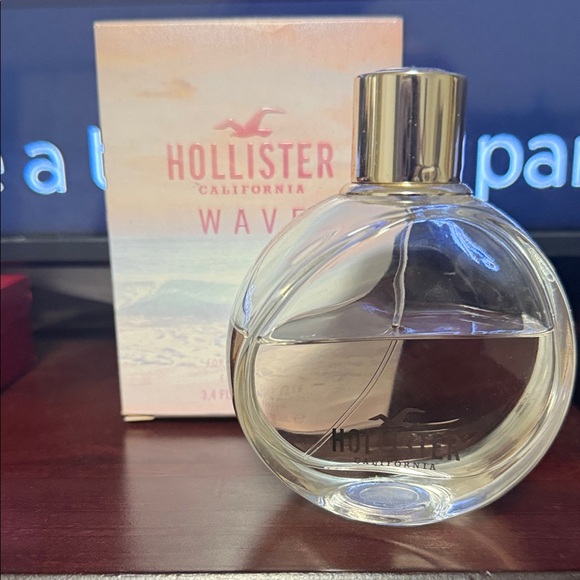 Hollister Wave Fragrance with Gold Cap - Picture 1 of 1